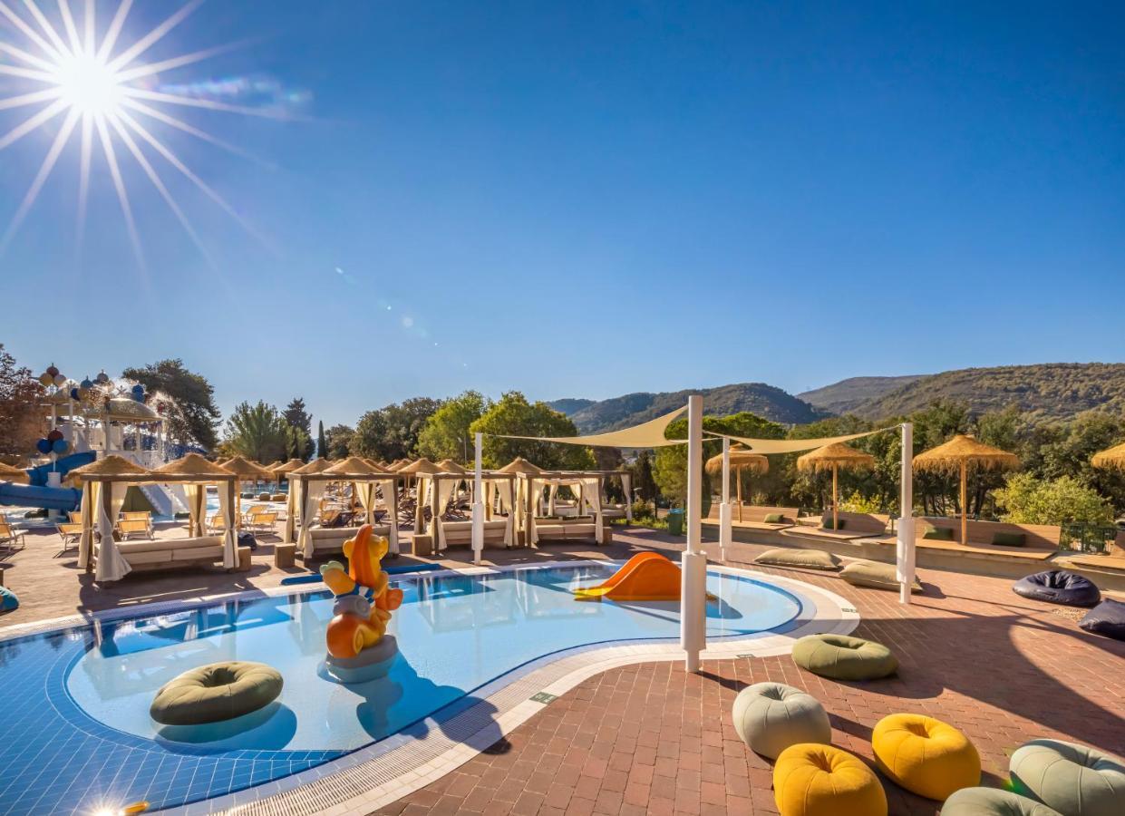 Valamar Amicor Resort Stari Grad  Kültér fotó
