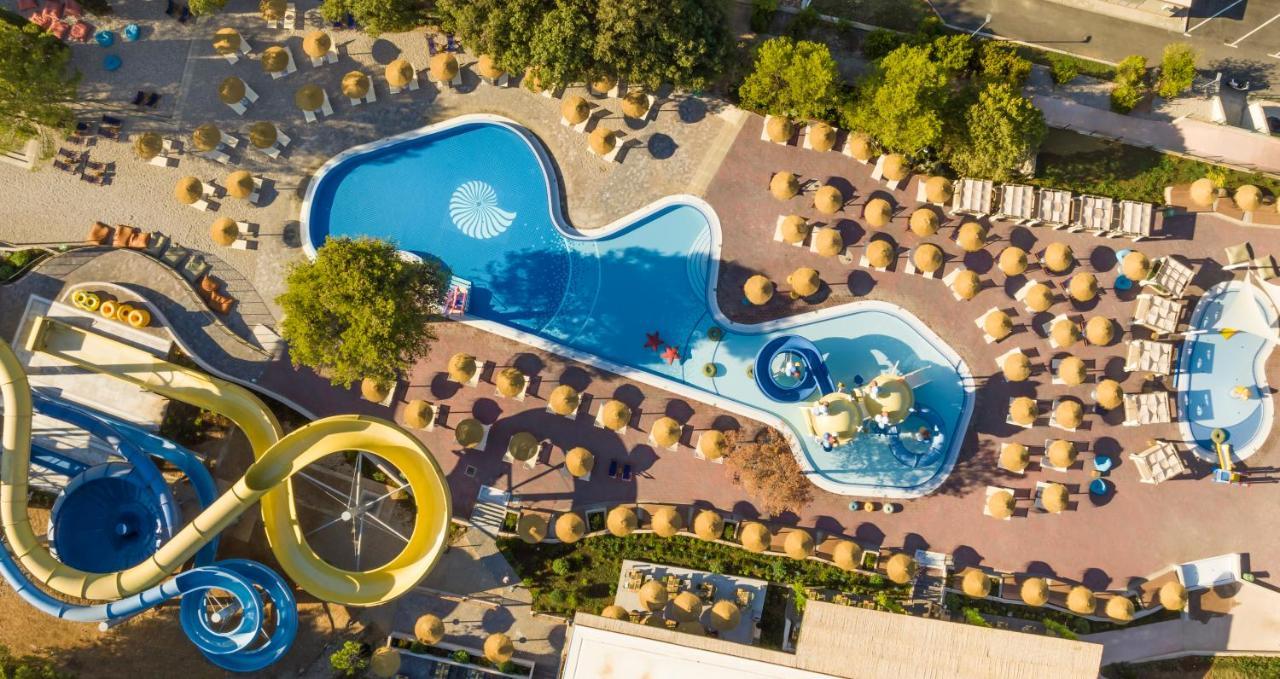 Valamar Amicor Resort Stari Grad  Kültér fotó