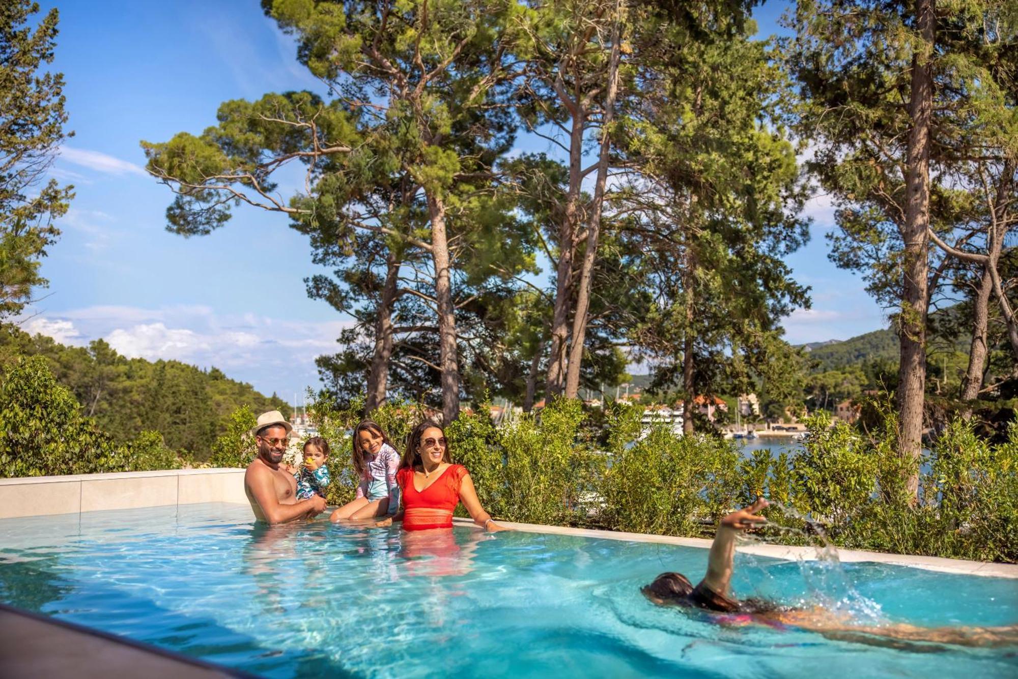 Valamar Amicor Resort Stari Grad  Kültér fotó